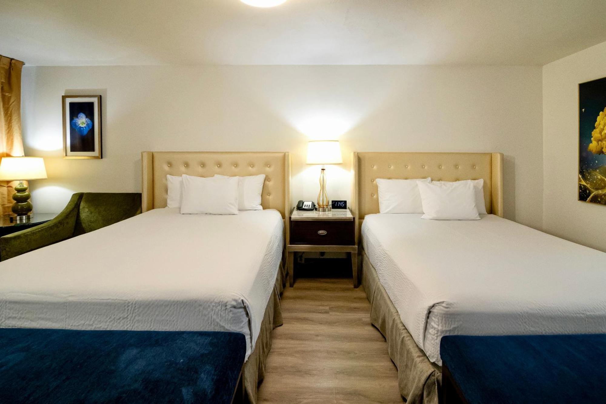 Ramada By Wyndham Yuma Motel Bagian luar foto