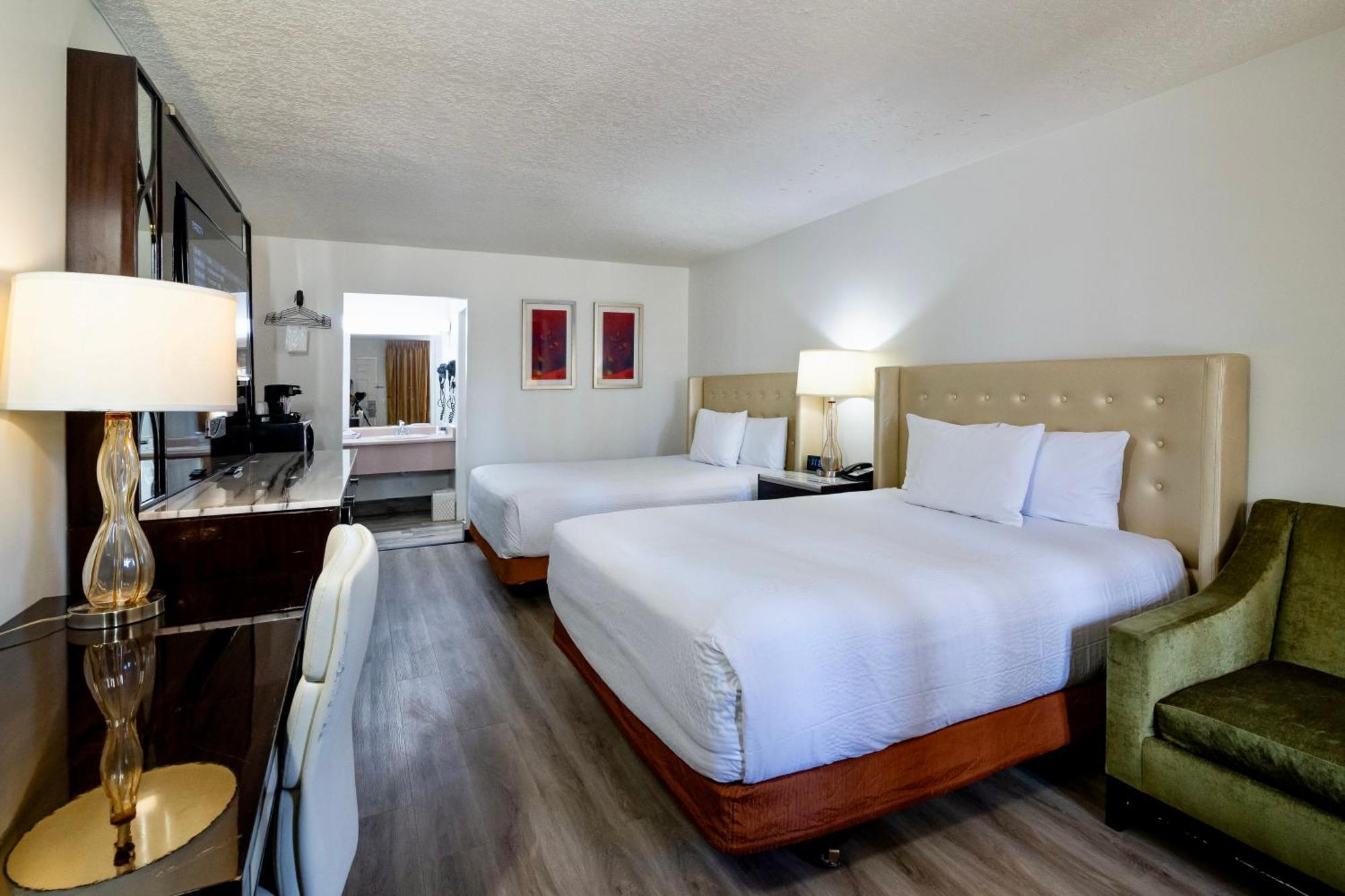 Ramada By Wyndham Yuma Motel Bagian luar foto