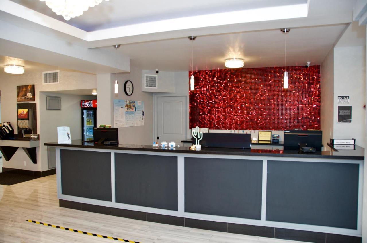 Ramada By Wyndham Yuma Motel Bagian luar foto